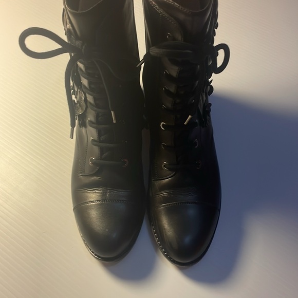 Valentino Garavani Black leather boots women size 8 - Picture 4 of 6